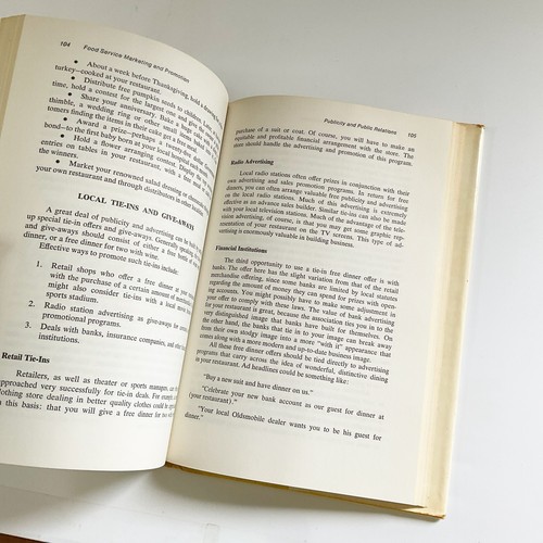 Food Service Marketing and Promotion Hardcover Book David D Seltz 1977 DJ - Imagen 10 de 21
