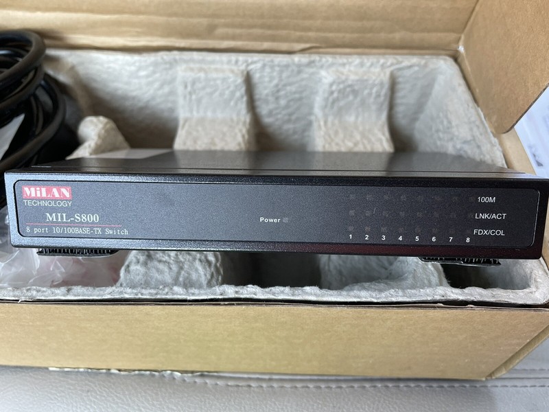 Milan Technology MiLAN (MIL-S800) 8-Ports External Switch (Open Box)