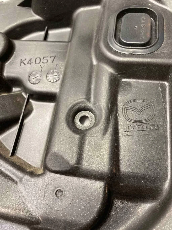 2011 MAZDA 3 задняя дверь отделка панели перевозчик вставить правой стороне пассажира RH G - Изображение 4 из 4