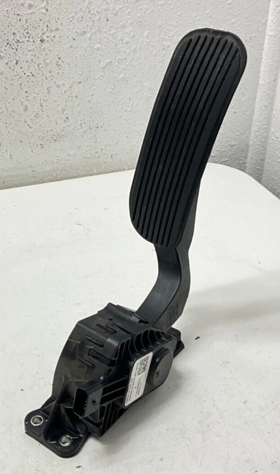 Датчик положения педали газа акселератора 2017 FORD EXPLORER DB539F836AB от оригинального производителя - Изображение 2 из 4