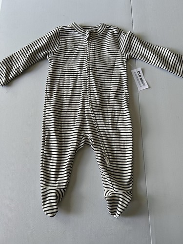 Old Navy Black Stripe Knit Zip Up Sleeper Size 0-3 M New - Picture 2 of 5