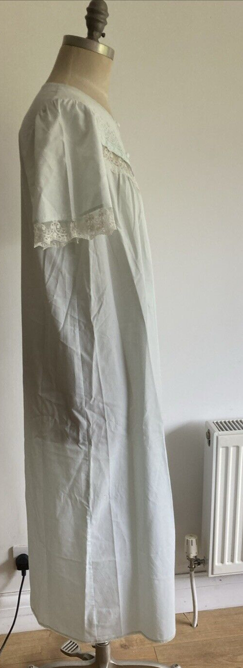 1970s Vintage Pale Green Marks & Spencer Nightdress, Size 35-36" Bust 8