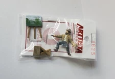 Arttista #1625 - Artist Painting - O Scale Figure - Model Trains - NEW