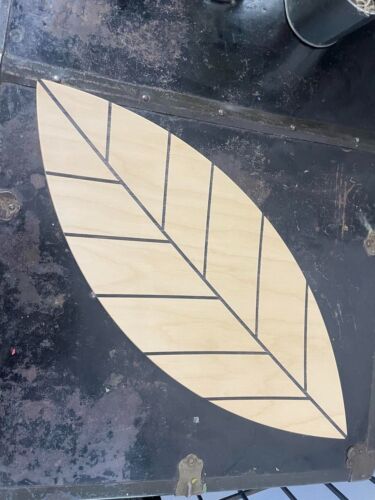 EUC Showroom Finland Leaf Platter Charcuterie Board - Picture 2 of 7