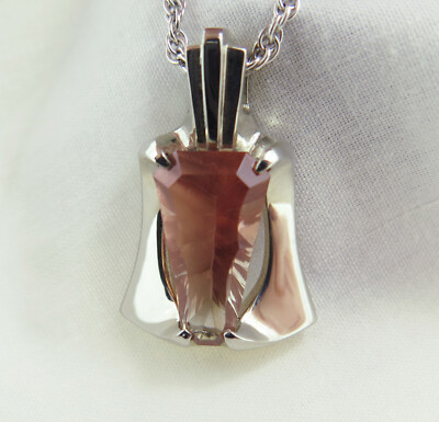 18k gold oregon sunstone pendant