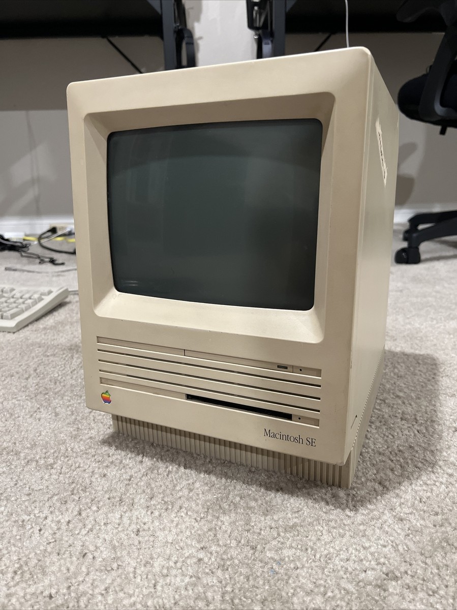 Macintosh Plus – Remi's Classic Computers