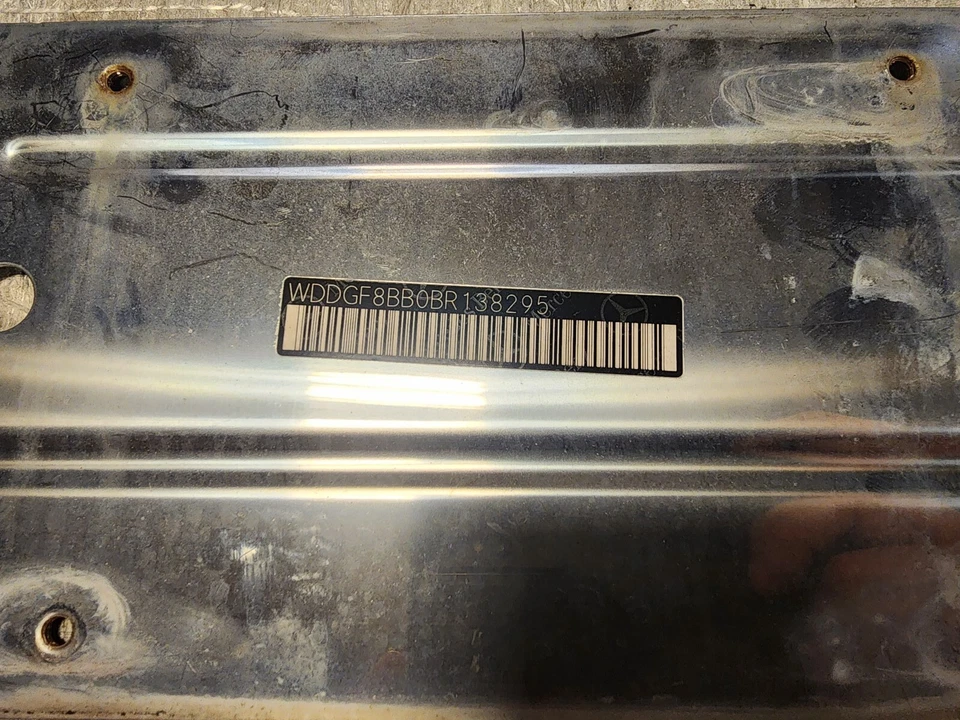 Mercedes-Benz C300 W204 2010 tapa del maletero soporte de matrícula OEM Foto 2 de 3