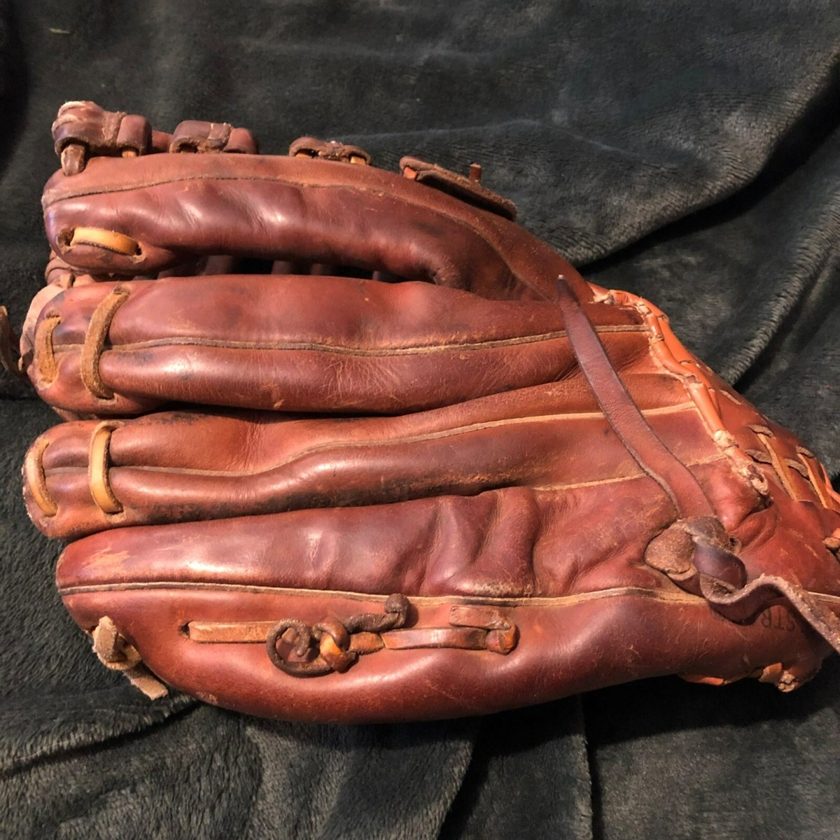 Wilson SB Special A9821 Leather Right Handed Glove Nylon Stitched
