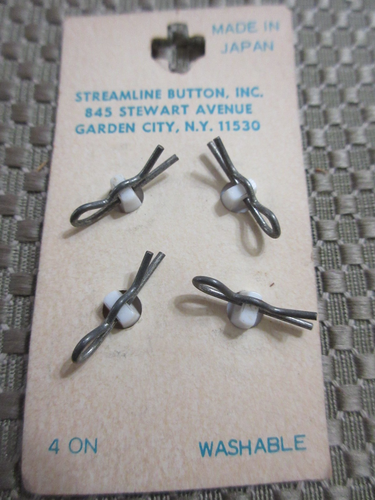 4 Vintage Red Anchor Buttons 5/8" Inch New on Card Streamline Nautical - Picture 2 of 2