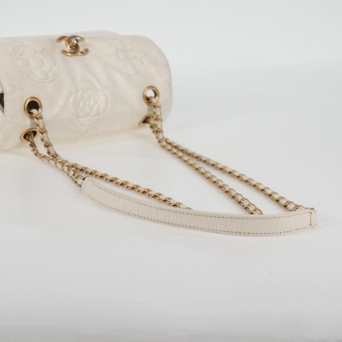Chanel Single Flap White Patent Leather Shoulder Bag Authentic - Picture 18 of 24