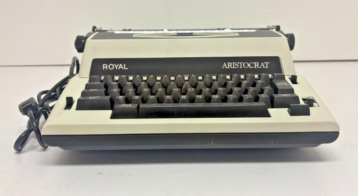 Royal Aristocrat Japan Portable Electric Typewriter +Travel