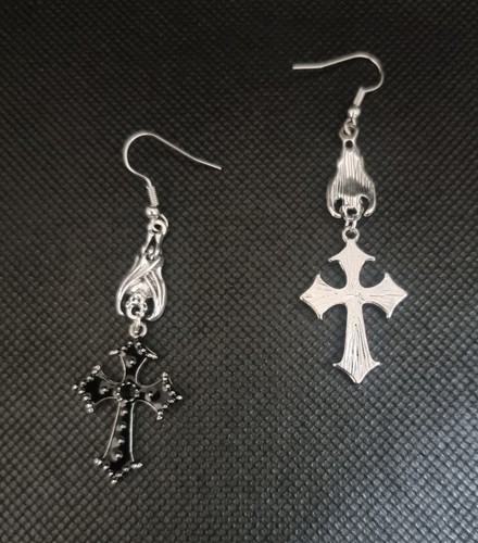 New Gothic Silver Hanging Bat & Black Cross Hook Drop Dangle Earrings Jewellery - Picture 3 of 4