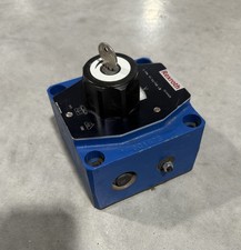 Bosch Rexroth R900420287 / 2 FRM 16-32/100 LB 2-Way Flow Control Valve *NEW*