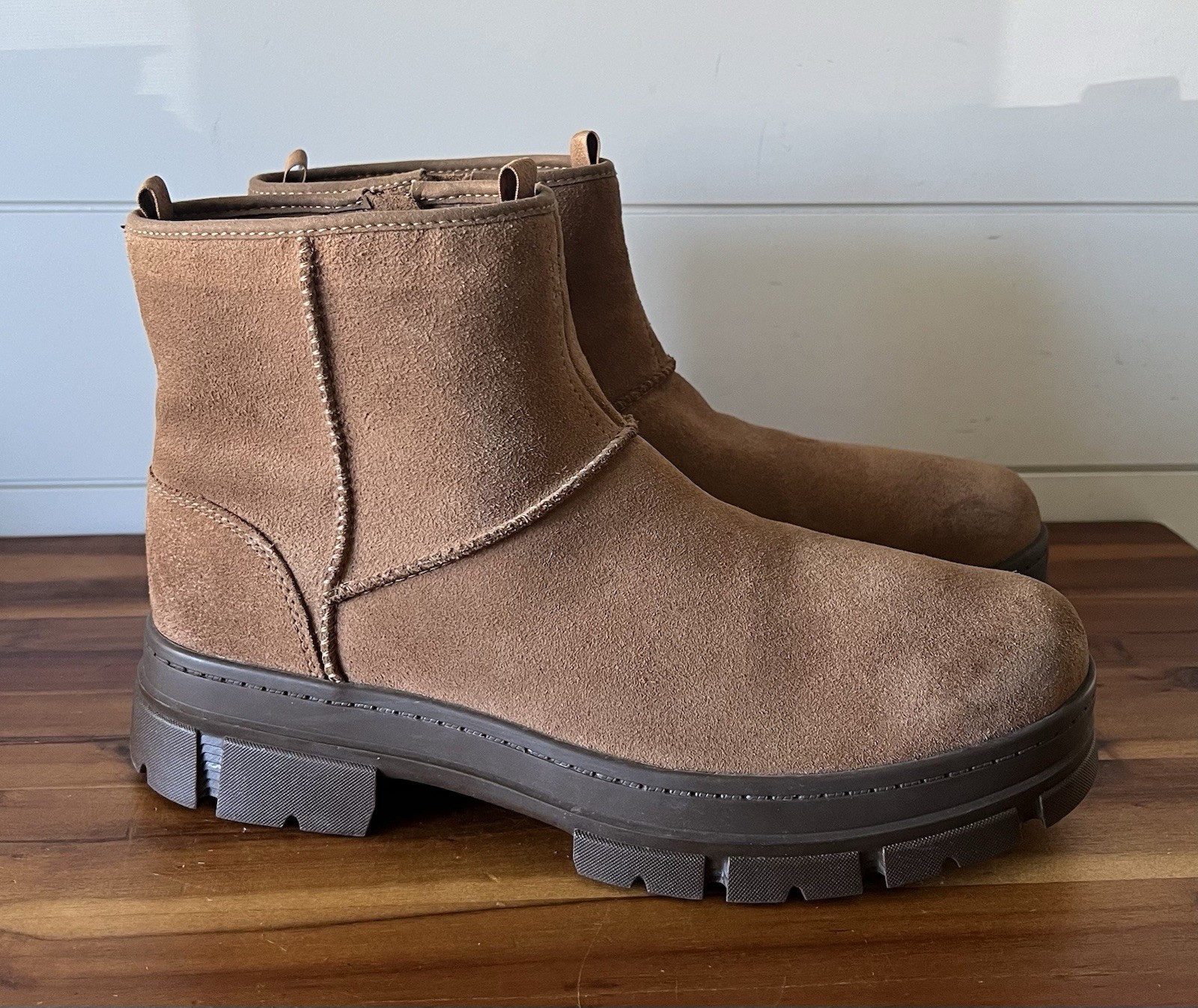 UGG Skyview Classic Pullon Waterproof Boot 12 Men… - image 1
