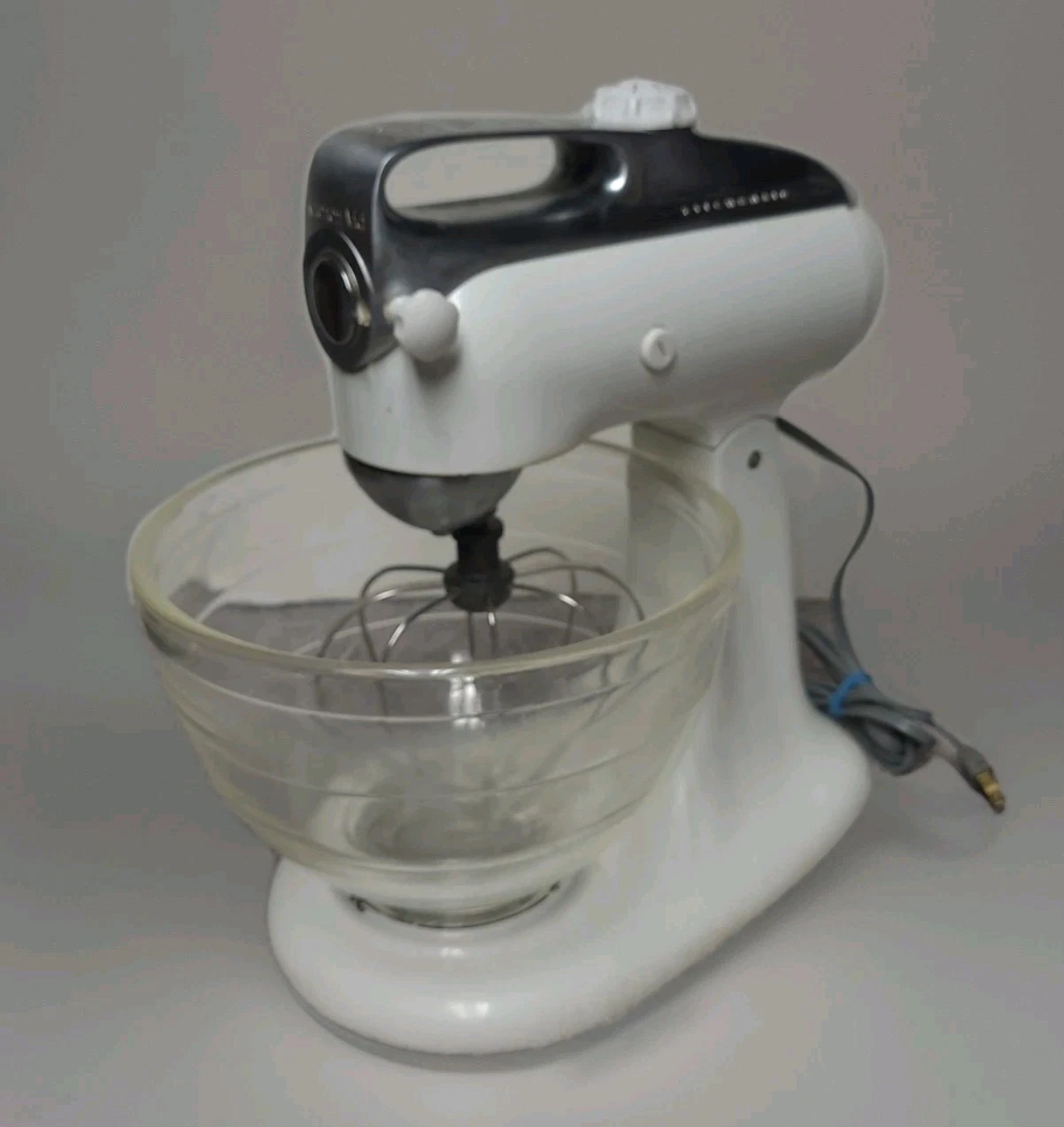 VTG KitchenAid Hobart Model 4C White Standalone Mixer Glass Bowl Whisk TESTED
Opens in a new window 