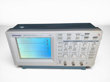 1 STÜCK Gebraucht Tektronix TDS210 Oscillosc...