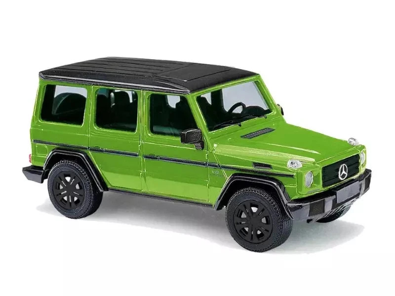 Voiture miniature Mercedes Classe G 2008 verte BUSCH 51473 pour décor de forêt miniature HO