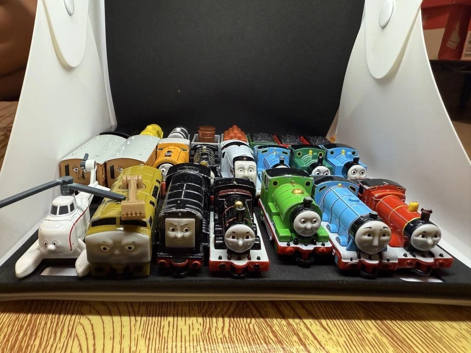 Коллекционный набор из 22 мини-автомобилей Tomica Thomas and Friends Diesel 10 Harold - Изображение 4 из 4