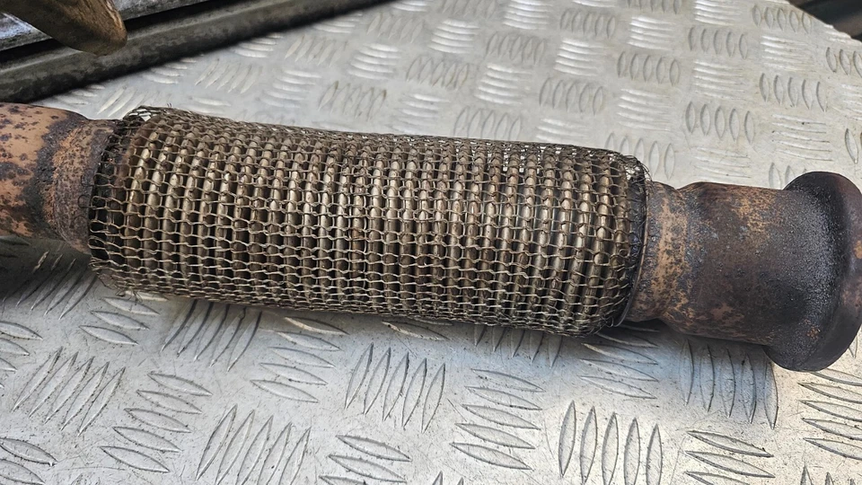 TUBO FLEXIBLE ESCAPE SKODA OCTAVIA 1.6 TDI DIÉSEL MK3 2013 - 2017 Foto 3 de 4