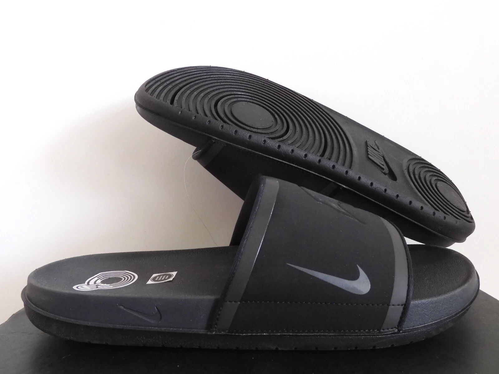 NIKE OFFCOURT SLIDE TAMPA BAY BUCS "SANDALI" NERO PELTRO TAGLIA 14 [DD0513 001]