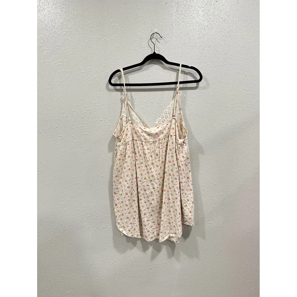Blusa sin mangas Victoria's Secret XL con ribete floral de encaje cami Foto 2 de 4