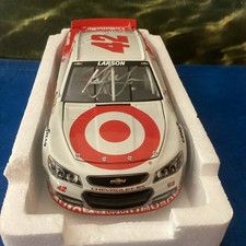 2014SSNASCAR- 1:24- Kyle Larson #42 Target Night Liquid Color-1 of 80 Autograph