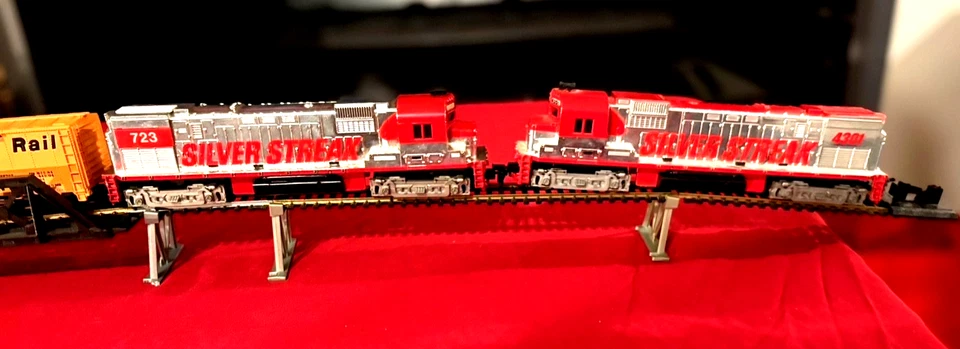 Ho Scale Silver Streak W/ dummy  5  Cars Power Power Track rerailer 36x54 Brass - Image 2 of 4