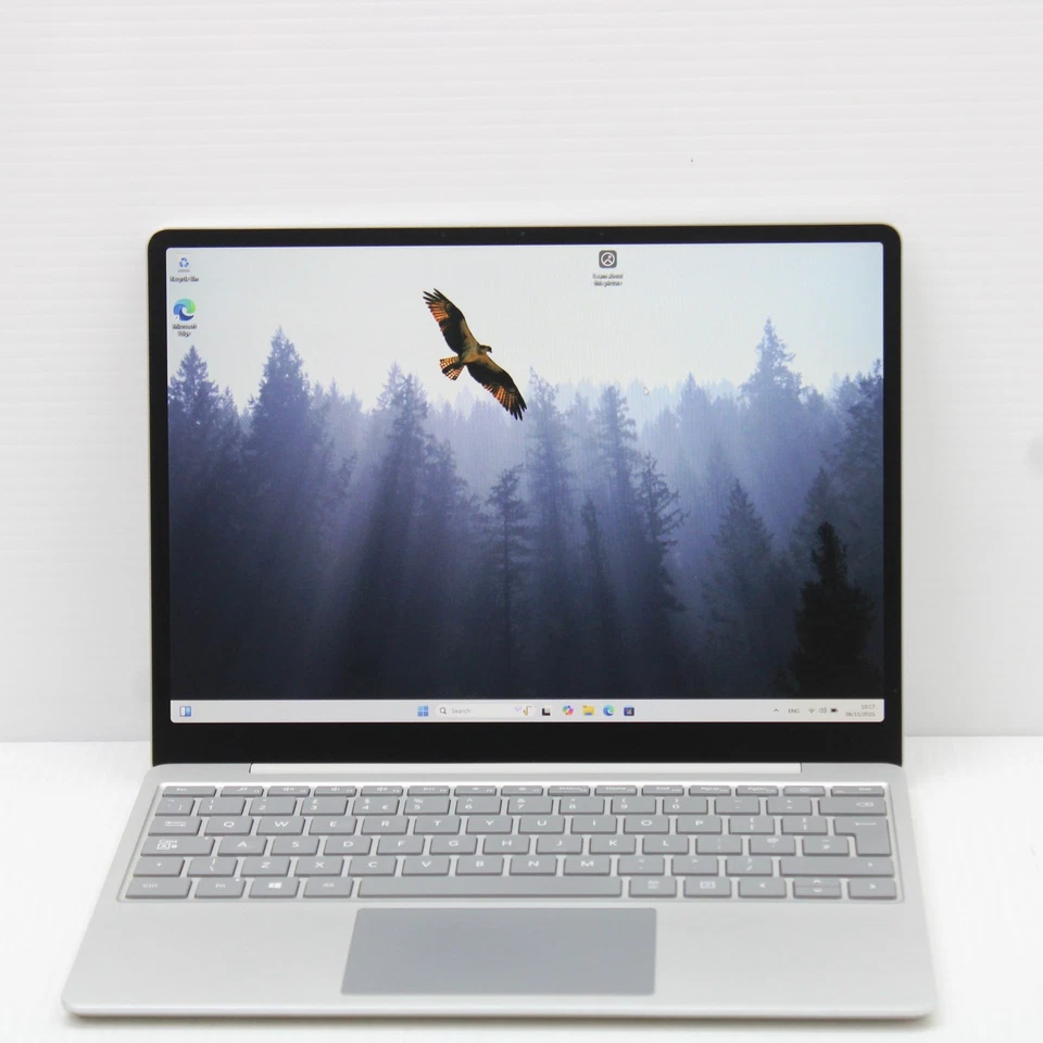 Microsoft Surface Laptop Go 1943 12.5 inch Intel i5 1035G1 8GB RAM 256GB SSD - Image 2 of 4