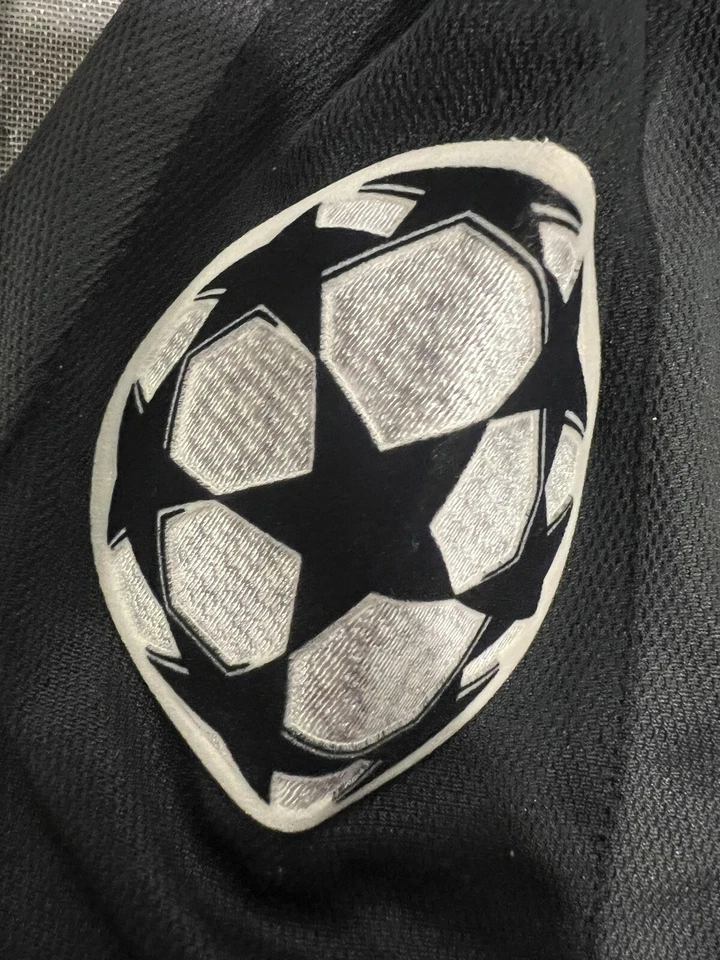 库蒂尼奥战士球衣利物浦冠军联赛客场黑色套装正品 — 第 4/4 张图片