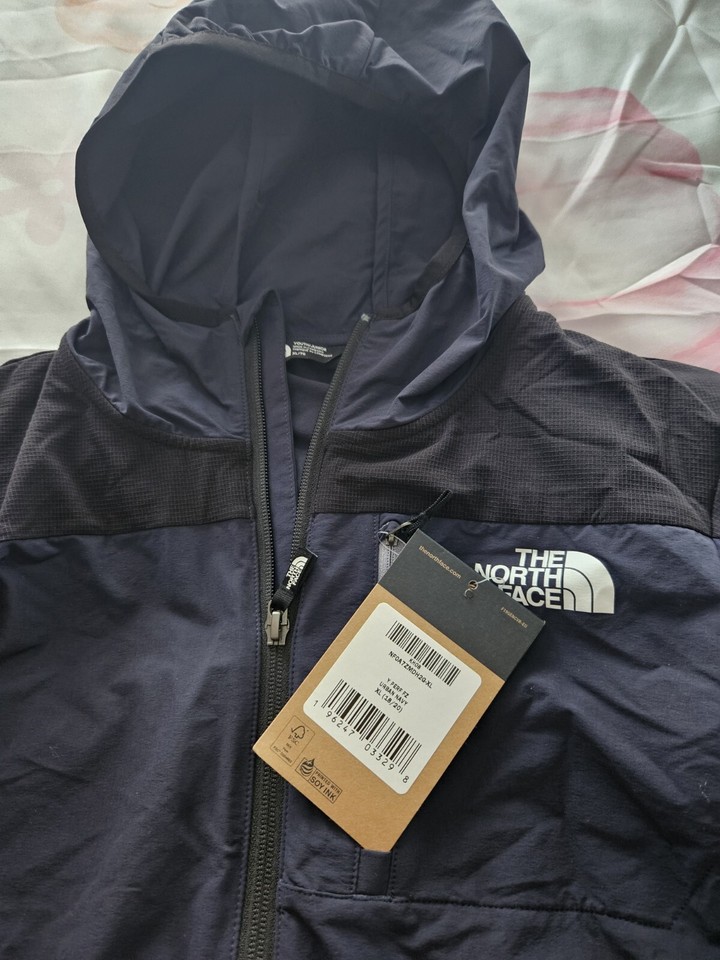 Boys North Face thin jacket windbreaker, Brand New With Tags, Junior XL