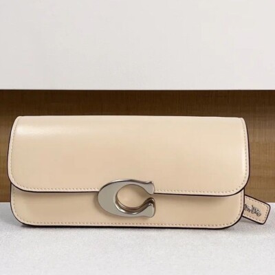 Coach CP120 LUX IDOL23 アイボリー s-l400.jpg