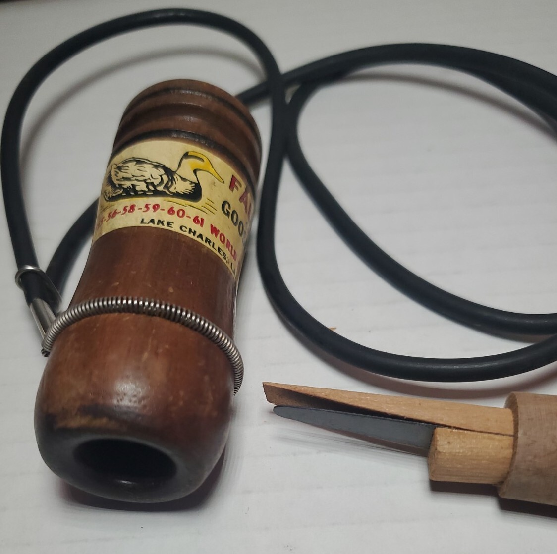 OLD VINTAGE 1960S FAULK'S CH-44 WOODEN GOOSE SINGLE REED CALL WITH LANYARD 