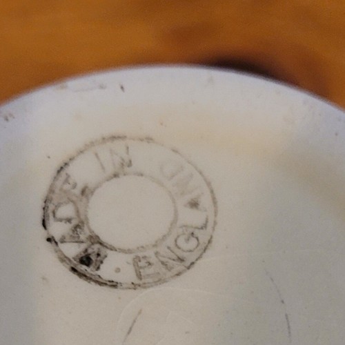 King George VI and Queen Elizabeth 1937 Coronation Commemorative China Beaker. - Picture 4 of 4