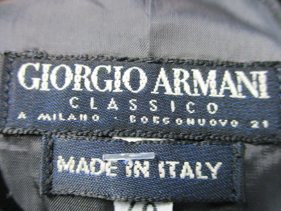 GIORGIO ARMANI wool- cashmere grey & blue windowpane 3- button blazer sz 40/ 4 - Image 4 of 4