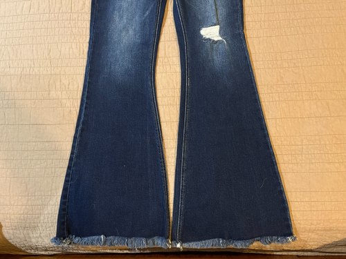 Kancan Damenjeans Knopfleiste hoher Bund Used-Look roher Saum Schlag Größe 9/28 x 33 - Bild 2 von 6
