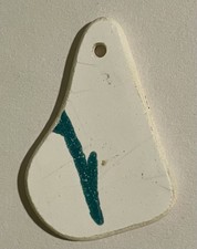 LOVELY SEA GLASS DRILLED BEACH POTTERY PENDANT SURF TUMBLED JEWELRY P104