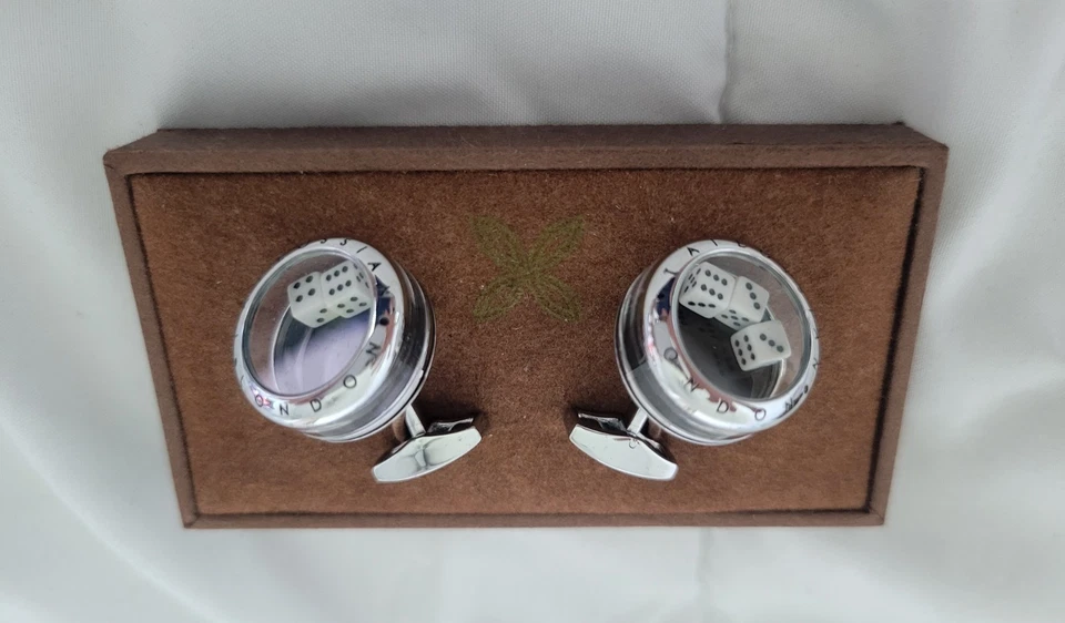 Gemelos para hombre Tateossian Circular Craps Team. Estilo de juego - dados funcionales Foto 3 de 4