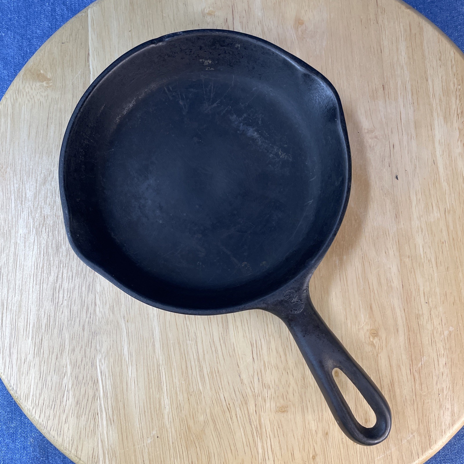 VINTAGE 1920's-50's Vollrath Unmarked #3 Cast Iron Skillet, Edge Heat Ring