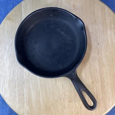 VINTAGE 1920's-50's Vollrath Unmarked #3 Cast Iron Skillet, Edge Heat Ring