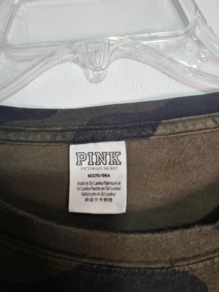 Camiseta Victoria's Secret Rosa Camuflada Manga Larga Camuflada Rojo Rosas Talla Med Foto 2 de 4