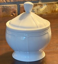 Mikasa Antique White Ultima  Sugar Bowl With Lid HK400 EUC