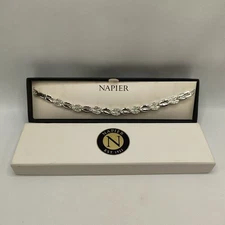 Napier Silver Tone Leaf Link Rhinestone Bracelet Signed Shiny Original Box 7.5" 