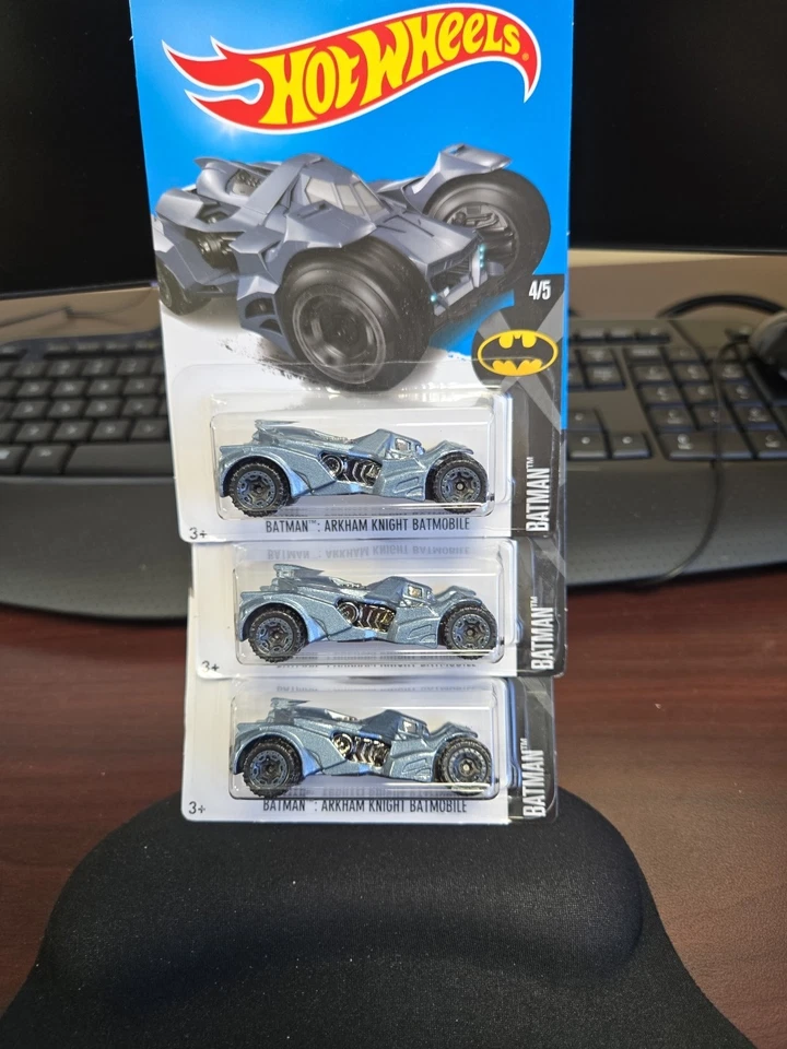 Batimóvil Arkham Knight 2016 Hot Wheels Batman 4/5 gris lote de 3 Foto 2 de 2