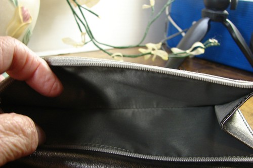 Coach Canvas Silver & Gray Metallic Tri Fold Envelope Card Bill Zip Coin Wallet - Picture 4 of 5