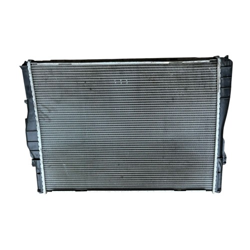 Aluminum Radiator Replacement For 2007-2013 BMW 328i/128i (3.0L) & 2012-2013 328i (2.0L)