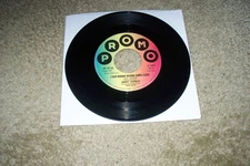 CHRISTMAS-JIMMY CHARLES-I SAW MOMMA KISSING SANTA CLAUS/SANTA WON'T BE BLUE