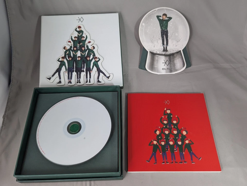 EXO Miracles in December CD 56 Page Color PhotoBook Chan Yeol Pop Up Christmas Foto 2 de 4