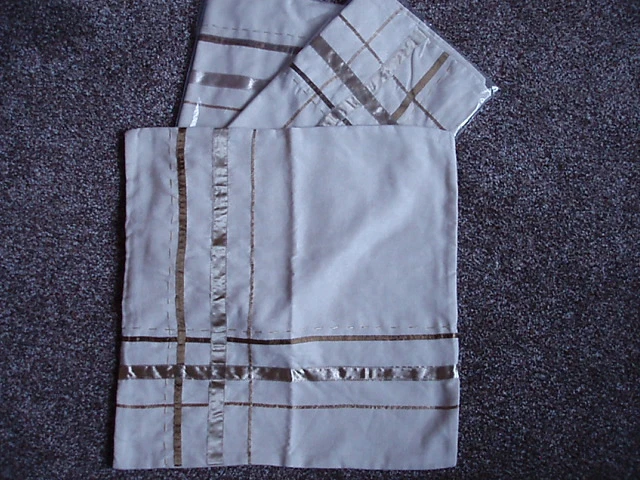 High Quality Super Soft Faux Suede Cushion Covers 18" x 18"  Cream & Gold. NEW! - Image 2 of 2