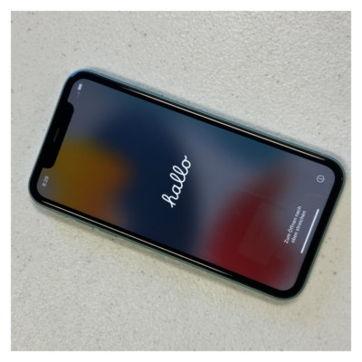Apple iPhone 11 128GB/64GB Unlocked - Mint Condition, Black, White, Green