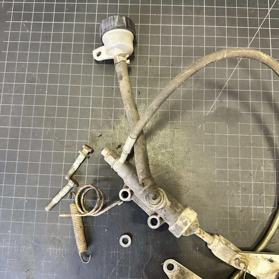 Cilindro maestro trasero Polaris Predator 500, pinza, línea, pedal, sensor B8 Foto 3 de 4